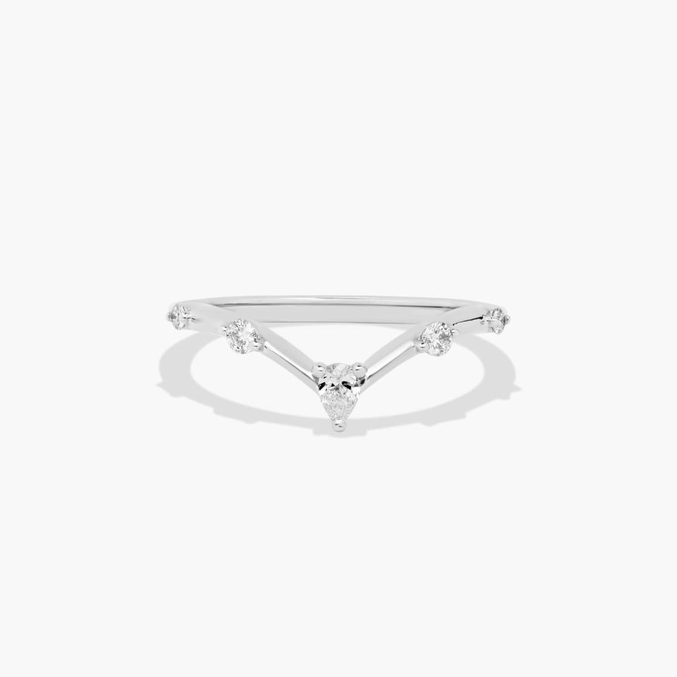 18K White Gold Chevron Diamond Station Wedding Ring