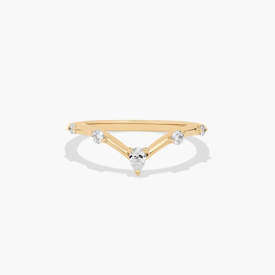 18K Yellow Gold Chevron Diamond Station Wedding Ring