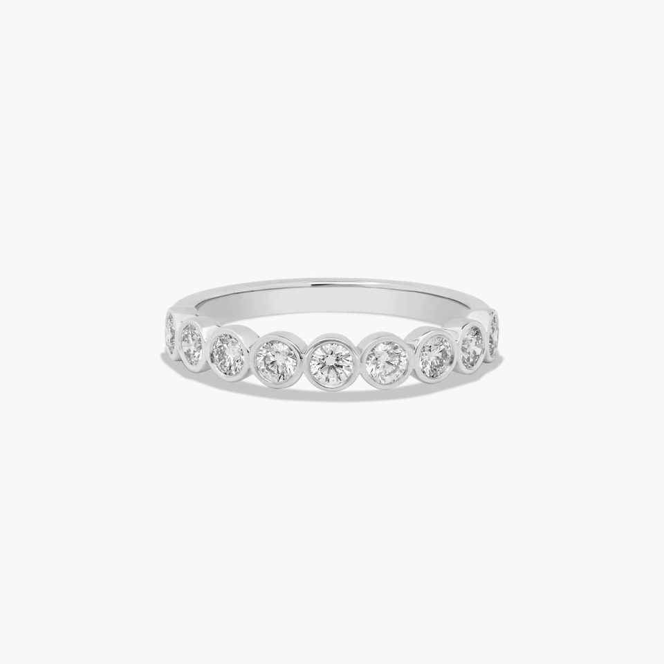 18K White Gold Bezel Set Round Diamond Wedding Ring