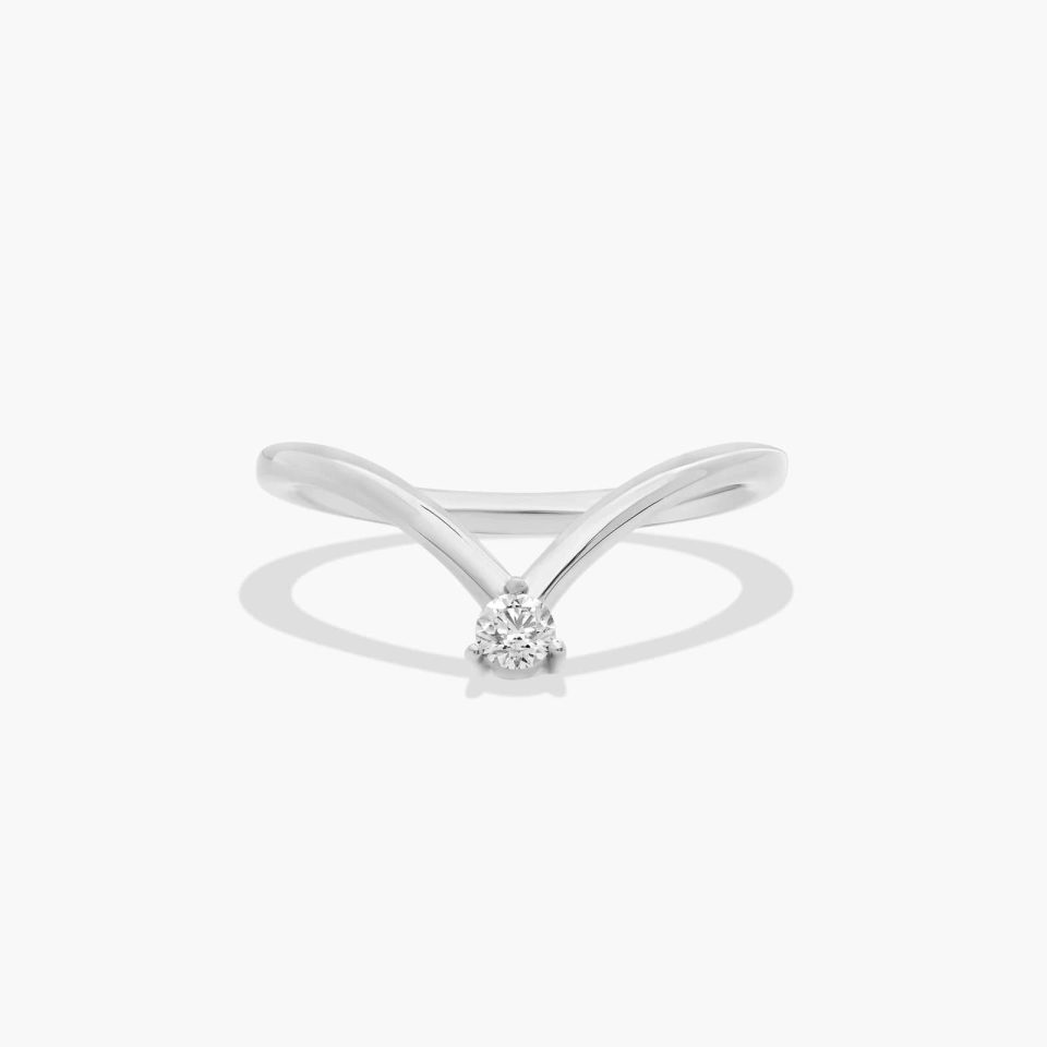 18K White Gold Chevron Diamond Ring