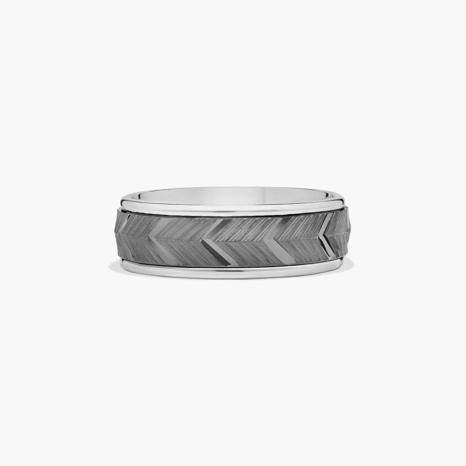 14K White Gold Ribbed Chevron Pattern Ring